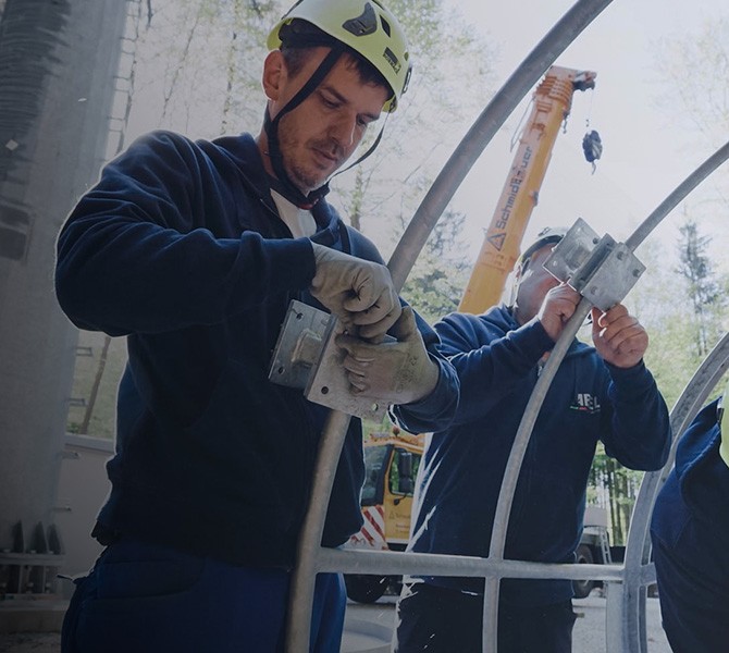 Stellenbilder 670x600 Monteur Stahl