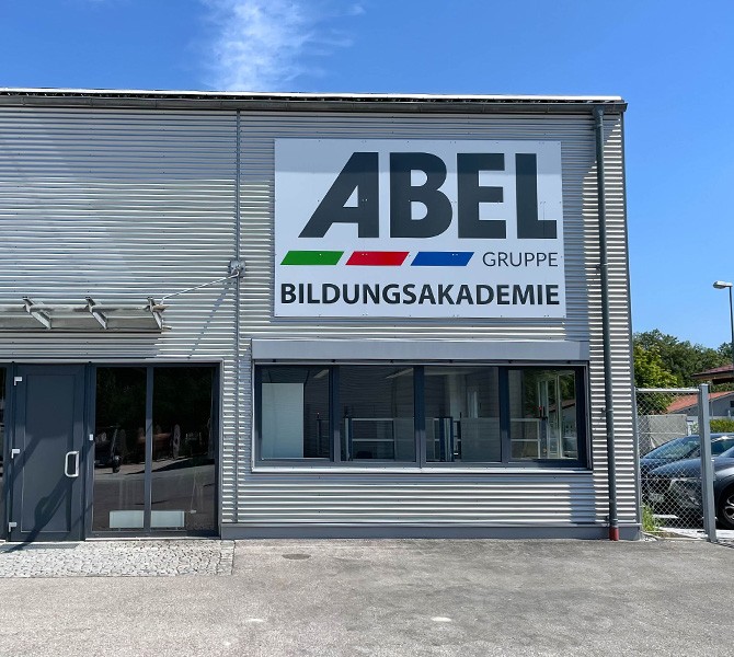 Stellenbilder 670x600 Bildungsakademie 6